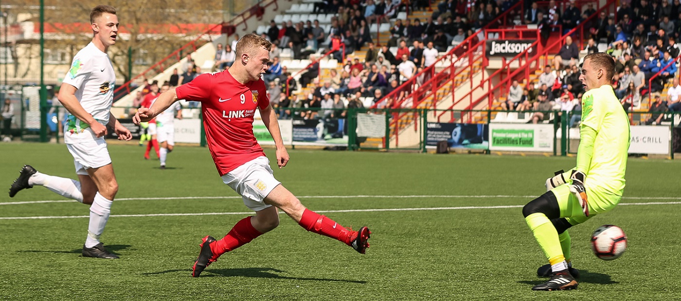 Under21 Muratti Guernsey lift Ambassadeur Bowl after 43 victory at