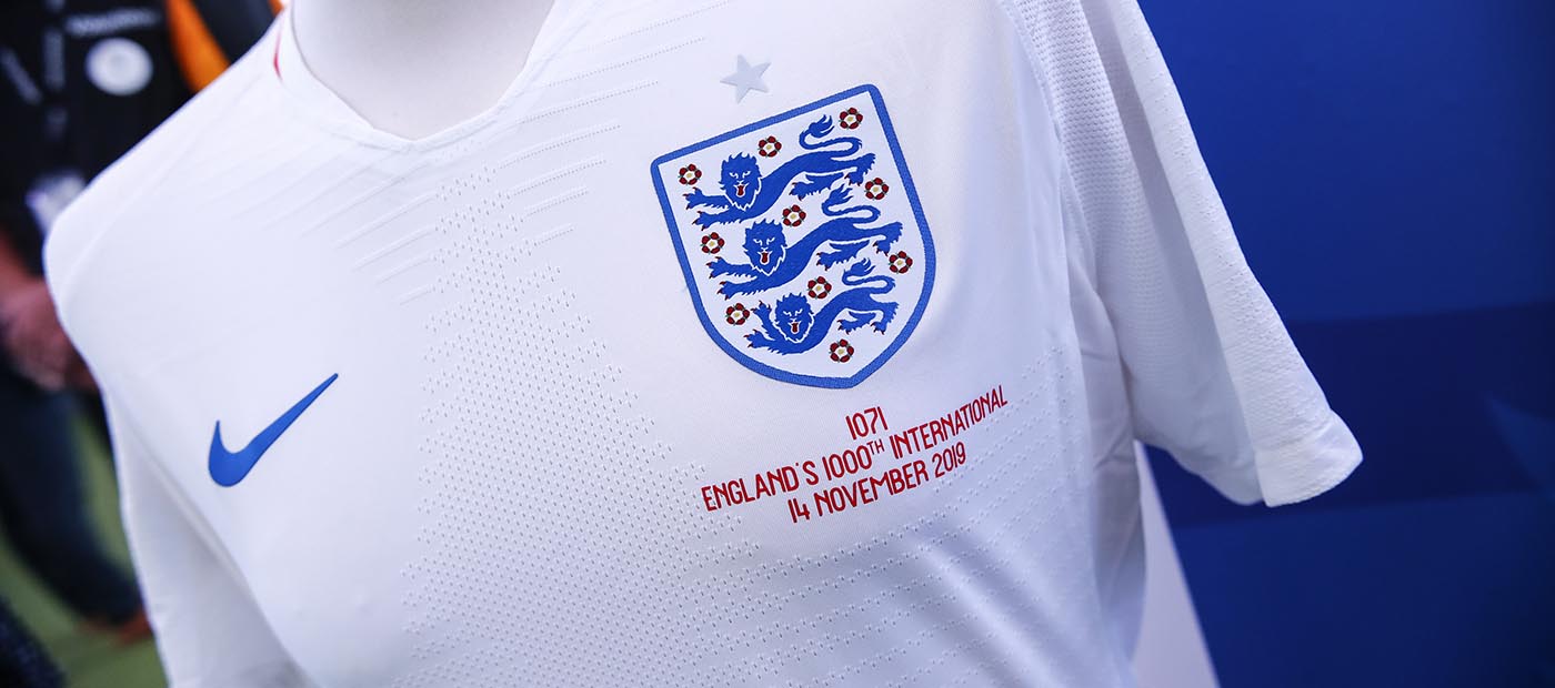 http://www.thefa.com/-/media/thefacom-new/images/england/mens-senior/2019-20/montenegro/311019-1400-gareth-southgate-legacy-shirt.ashx?cw=1400&ch=620&resizemode=crop&jq=100&hash=E92EBCAC3DF23DFFE4D5C6B2C22322F81B4AA9C5