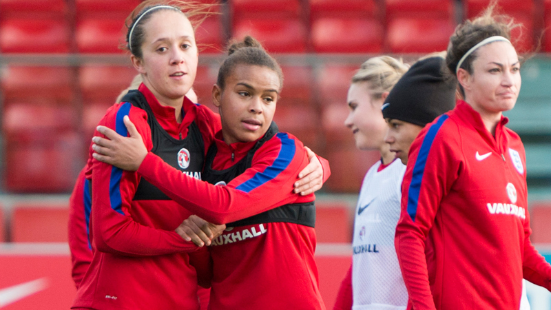 Jo Potter (left) and Nikita Parris in training