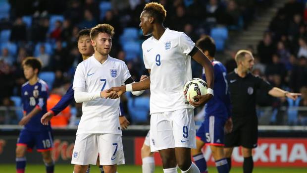 Patrick Roberts and Tammy Abraham prior to the penalty kick