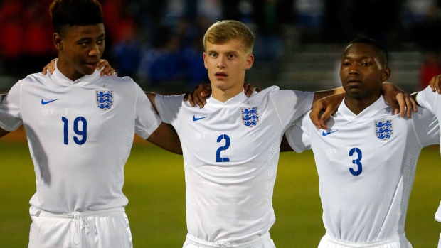 England Under-17s full-back James Yates (centre)