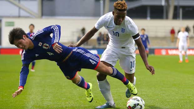Josh Onomah breaks forward against Japan in Manchester