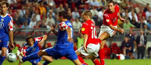 Frank Lampard crashes home his goal in England's 4-2 win over Croatia.