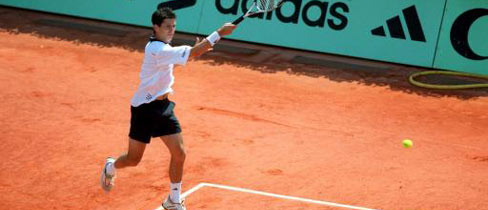 Tim Henman plays Guillermo Coria in this afternoon's French Open semi-final.