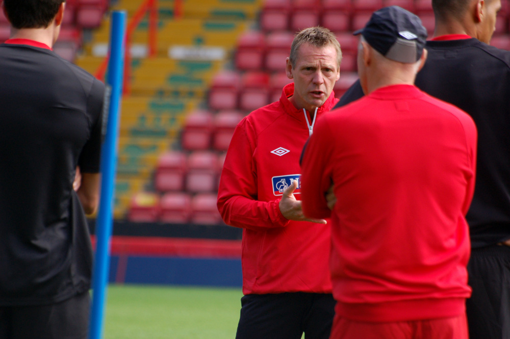 Stuart Pearce team talk