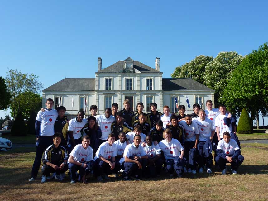 England U16s in Montaigu