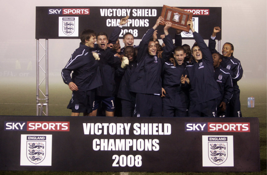 England U16s lift the 2008 Victory Shield.