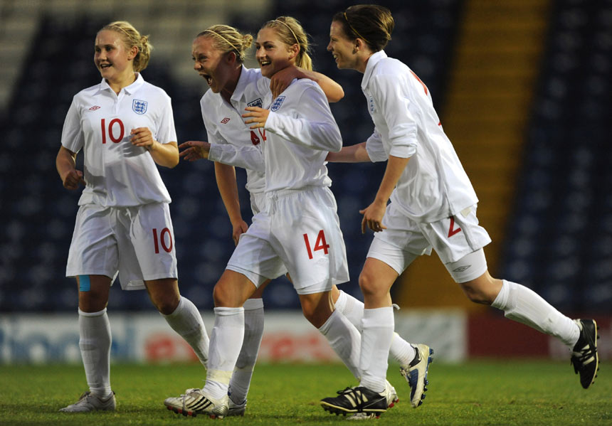 Laura Coombs' brace helped England to a 3-1 victory over Slovakia.