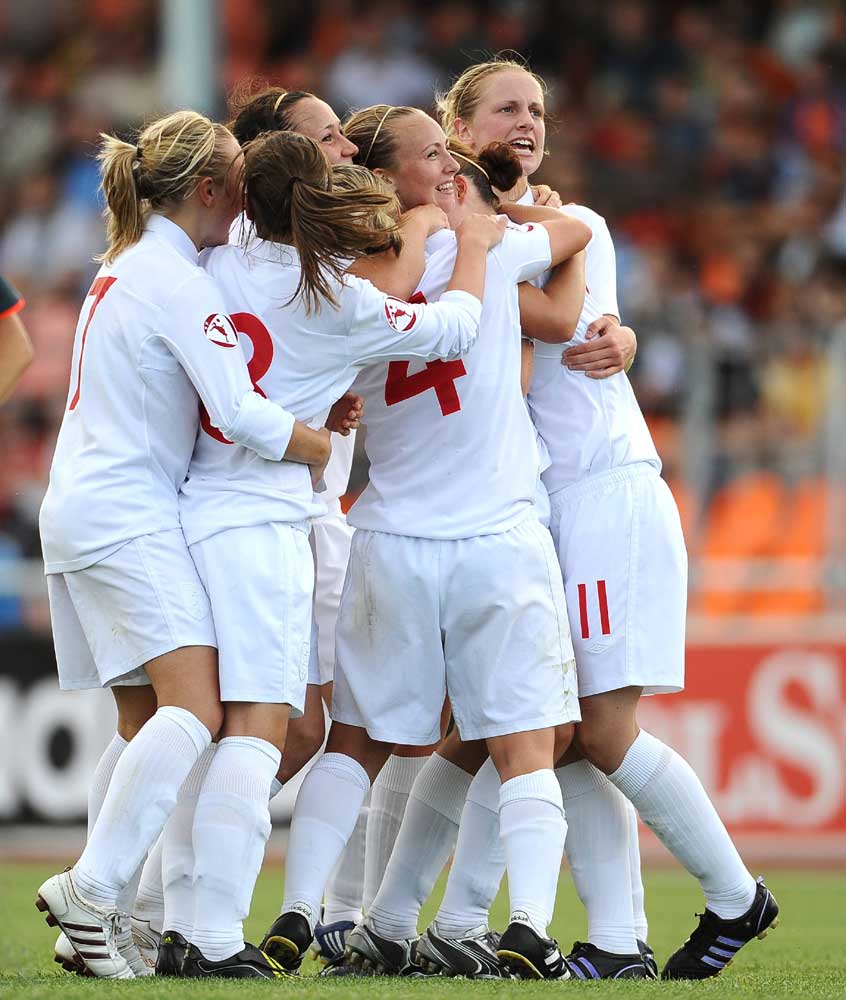 England celebrate in Belarus