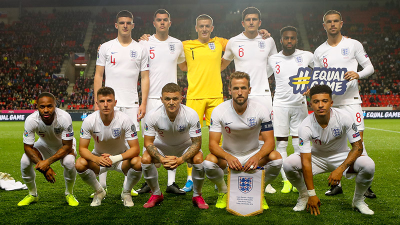 Czech Republic v England team photo