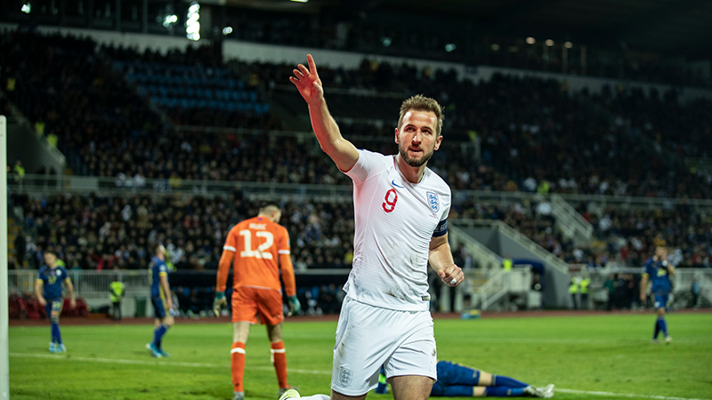 Kane celebrates scoring goal number two for England
