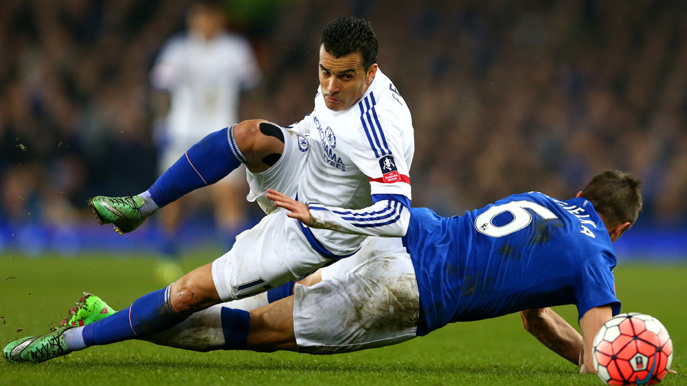Pedro tumbles over a Phil Jagielka tackle