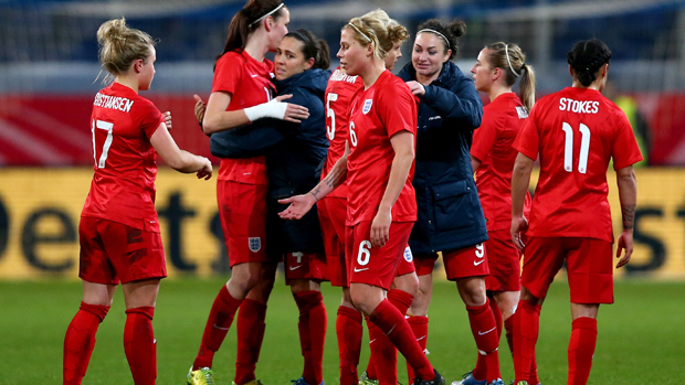 England Women congratulate each other after their 0-0 draw in Germany