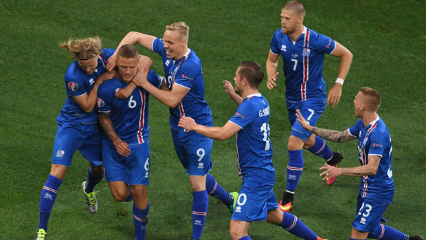 Iceland celebrate Ragnar Sigurdsson