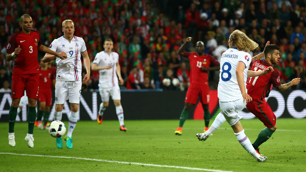 Birkir Bjarnason levels for Iceland against Portugal